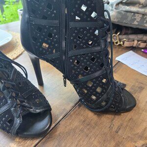 Gianni Bini 4 inch black open weave heels  Size 9.5